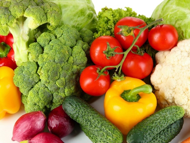 Проносні продукти, овочі, зелень, фрукти і ягоди, сухофрукти і горіхи, трави, напої та молочні продукти від запору: перелік, коротка характеристика