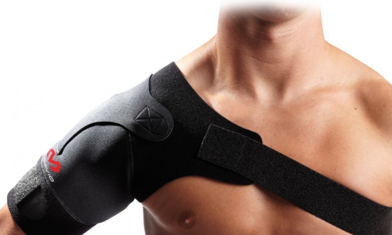 Бандаж, що фіксує на плечовий суглоб: показання до застосування, різновиди. Як вибрати і виготовити самостійно бандаж для плеча?