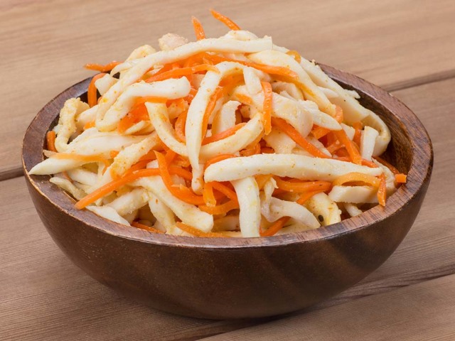 Кальмари по-корейськи: швидкий рецепт, з морквою в кисло-солодкому соусі з овочами, в гострому соусі, з огірками, з морською капустою &#8212; найсмачніші рецепти для приготування в домашніх умовах