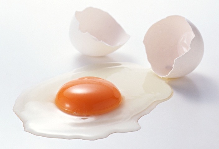 Як китайці роблять штучні курячі яйця? Як відрізнити небезпечну китайську підробку від справжнього яйця?