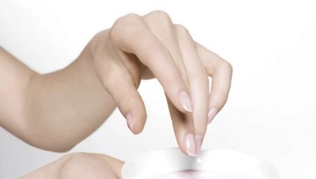 Маски для нігтів: що це таке і як ними користуватися?