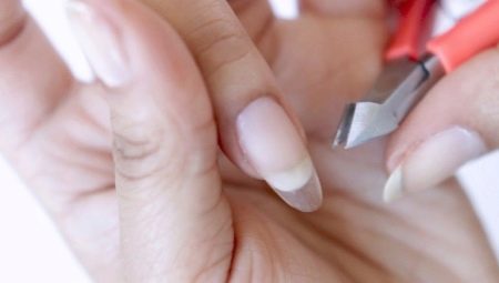 Як зняти нарощені нігті в домашніх умовах?