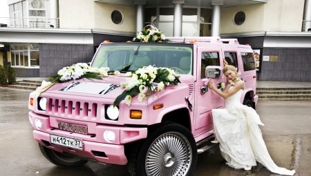 Весільні прикраси для машин: різновиди та приклади оформлення