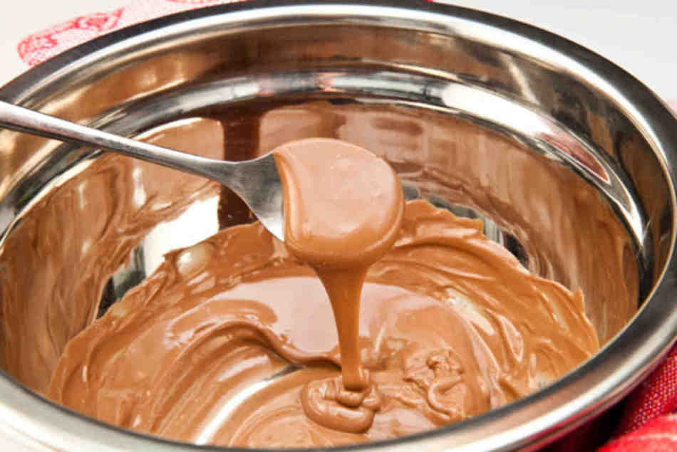 Як правильно розтопити шоколад щоб залити у форми?