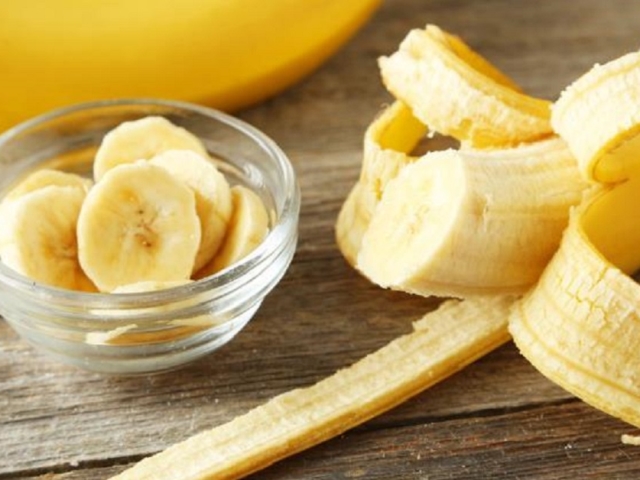 Чим банани корисні для здоров'я? Можна лікуватися бананами і від чого?