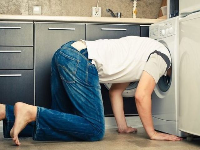 Куди сипати порошок, відбілювач, кондиціонер в пральній машині: відсік для порошку, позначення відсіків, фото. Для чого три відсіки в пральній машині автомат? Як правильно заправити пральну машину порошком?