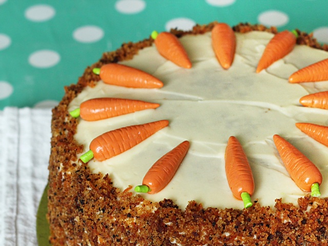 Морквяний Торт: самий смачний і простий покроковий рецепт. Приготування морквяного торта з заварним кремом зі сметани, зі згущеним молоком, вершками в домашніх умовах. Який крем краще підходить до морквяного торта? Як прикрасити торти на морквяному біскві