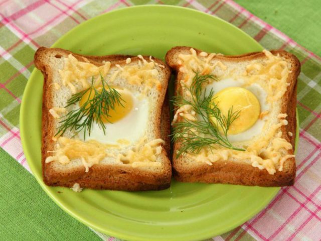 Як приготувати яєчню в мікрохвильовці без масла: найкращі рецепти, відео. Як купити в інтернет магазині Алиэкспресс форми для яєчні у мікрохвильовці? Яєчня в мікрохвильовці: калорійність