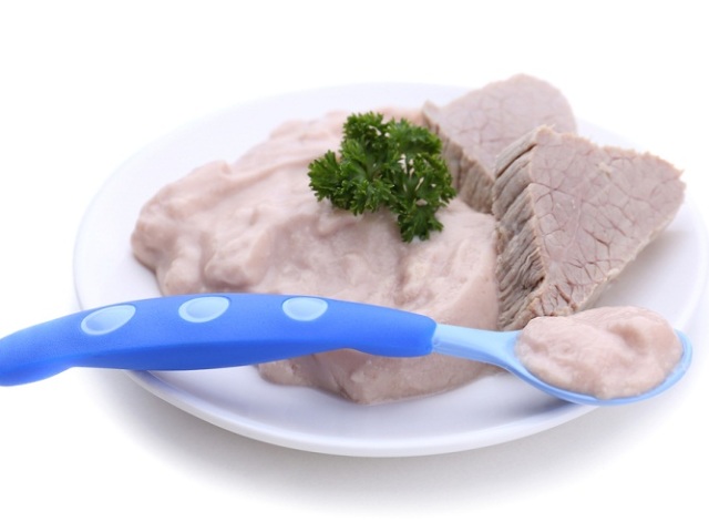 Коли і як вводити м'ясо в прикорм дитині? З якого м'яса починати прикорм: готуємо самі, купуємо м'ясне пюре