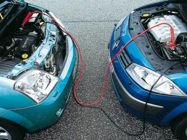 Як правильно прикурити автомобіль від іншого автомобіля або акумулятора? Як правильно підключити дроти, щоб прикурити автомобіль: схема. Можна прикурити дизельний автомобіль?