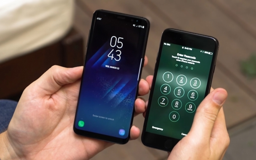 Samsung або iPhone