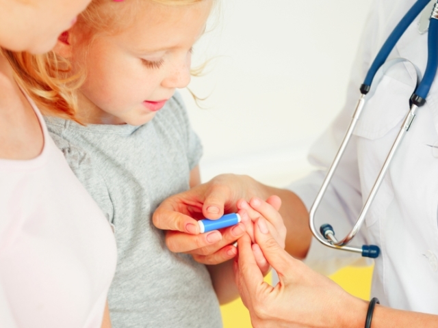 Контроль рівня моноцитів у дітей, розшифровка аналізу крові, причини і симптоми підвищених моноцитів у дитини