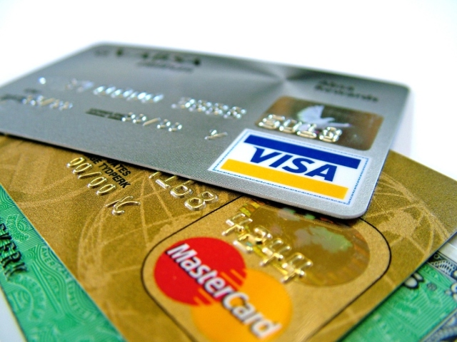 Як зареєструвати і прив'язати банківську карту на Алиэкспресс з мобільного телефону: інструкція. Як зберегти дані банківської картки в мобільному додатку Алиэкспресс для оплати наступного замовлення?