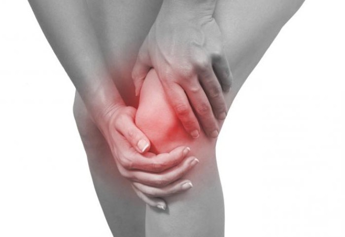 Набряк колінного суглоба: причина появи, лікування, профілактика
