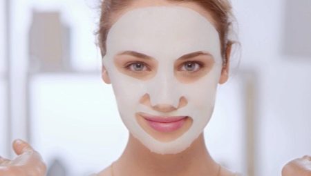Тканинні маски для обличчя: що це таке і як ними користуватися?