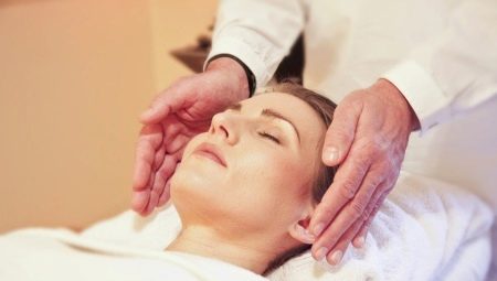 Лімфодренажний масаж обличчя: що це таке і як проводиться?