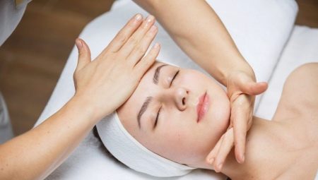 Як правильно робити масаж обличчя від зморшок в домашніх умовах?