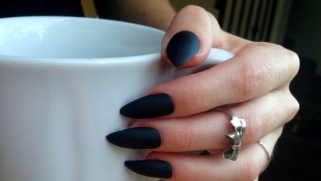 Гострі чорні нігті: модні варіанти і оригінальні ідеї