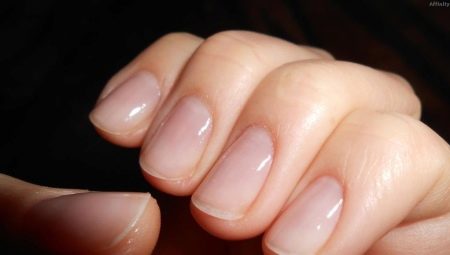Як відновити нігті після нарощування?