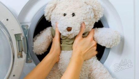 Як правильно прати м'які іграшки в пральній машині?